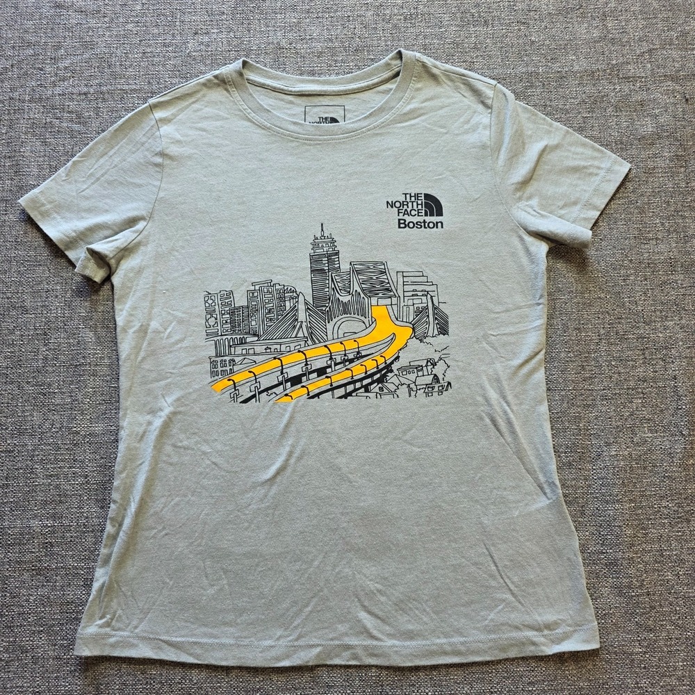 North Face Shirt Womens Medium Gray Boston Skyline‎ Graphic Tee Outdoor Running